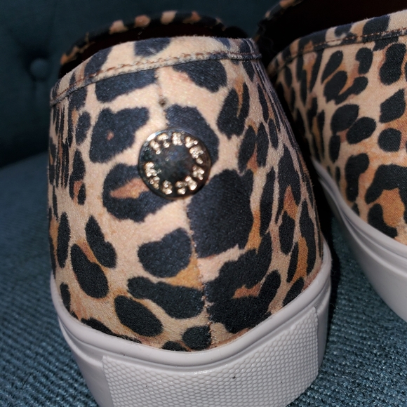 NWOB STEVE MADDEN SAFARI LEOPARD SNEAKERS - Picture 4 of 8
